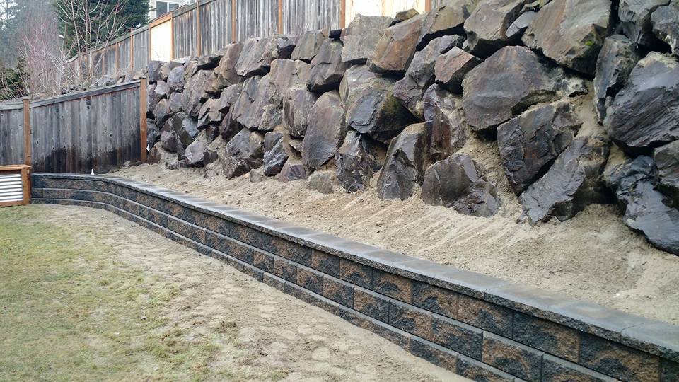 Everett Landscaping 1 - Rock Wall